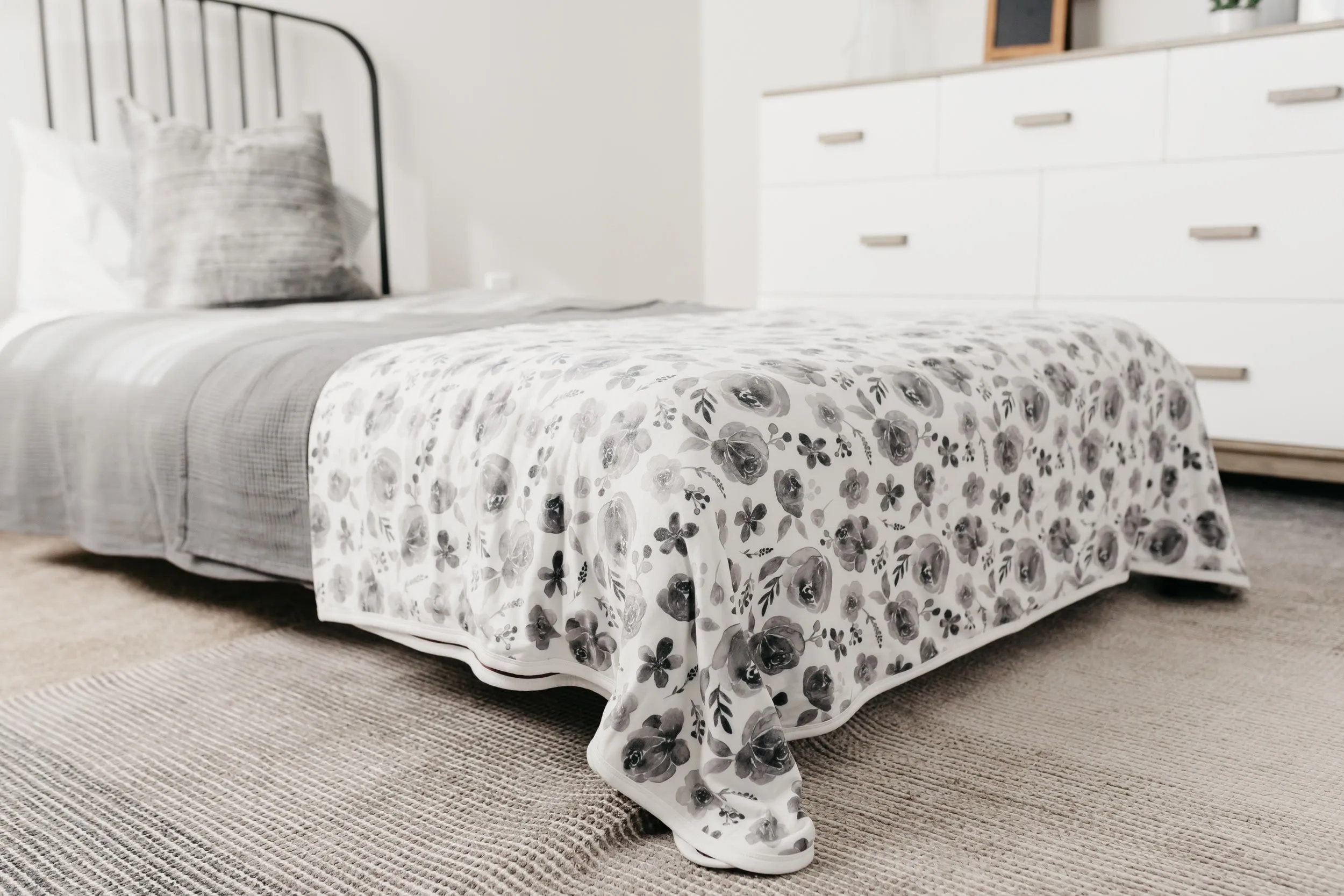 Copper Pearl Three-Layer Jumbo Stretchy Quilt (60"x72") / Rowan