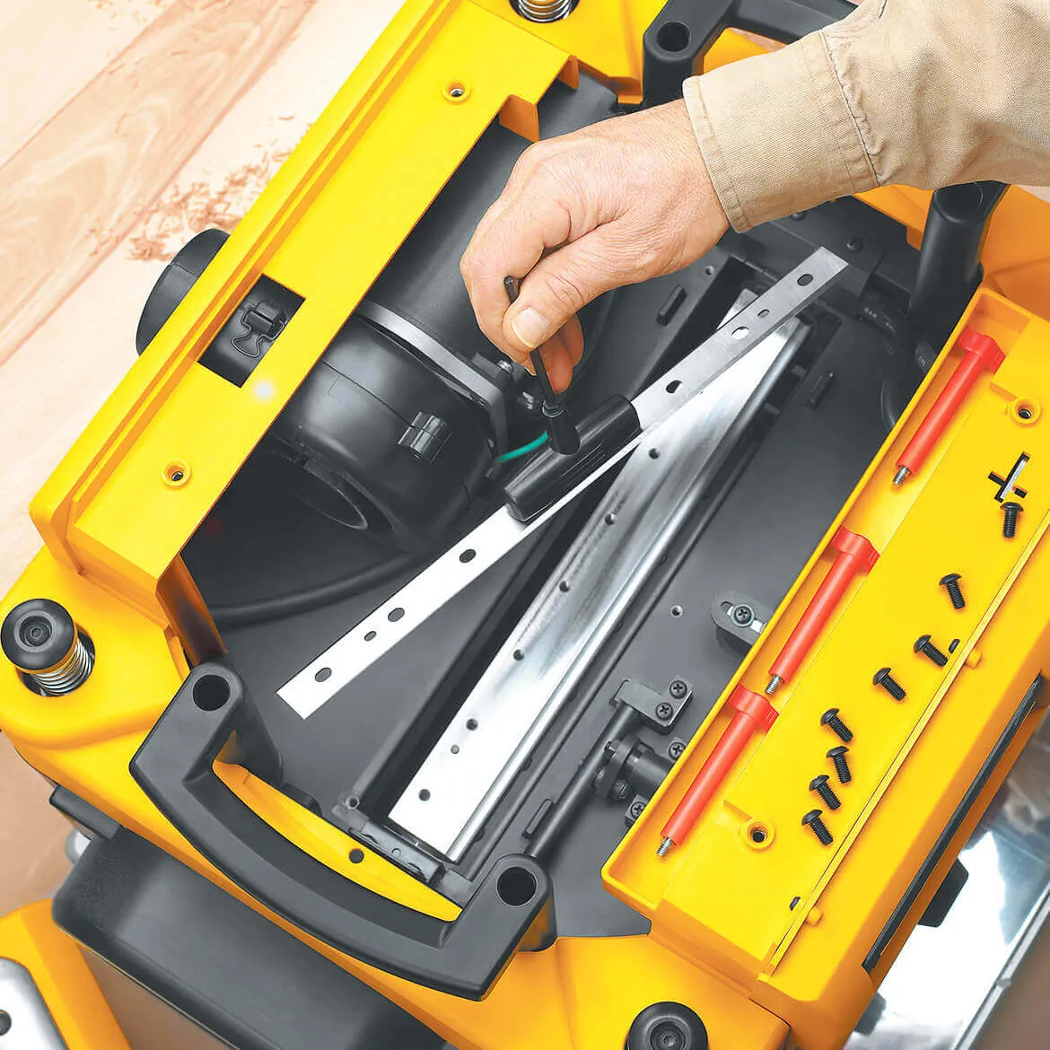 DeWALT DW735X 13-Inch Two-Speed Woodworking Thickness Planer   Tables & Knives