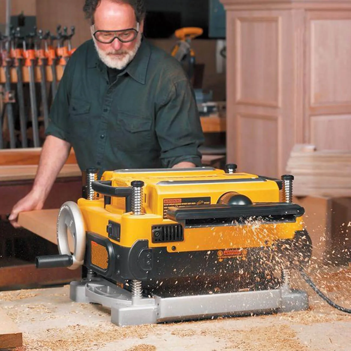 DeWALT DW735X 13-Inch Two-Speed Woodworking Thickness Planer   Tables & Knives