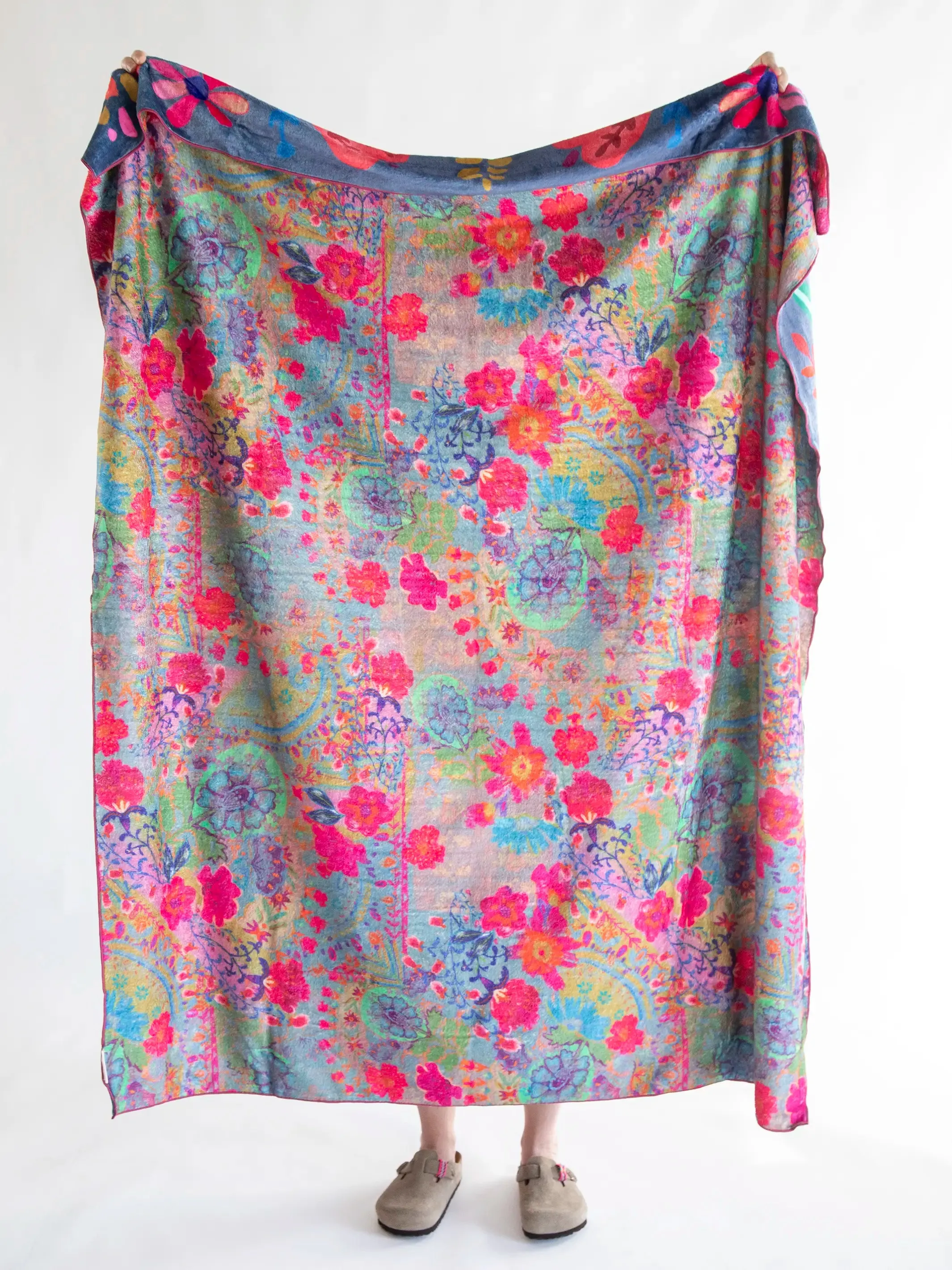 Double-Sided Cozy Throw Blanket - Indigo You Make The World Brighter
