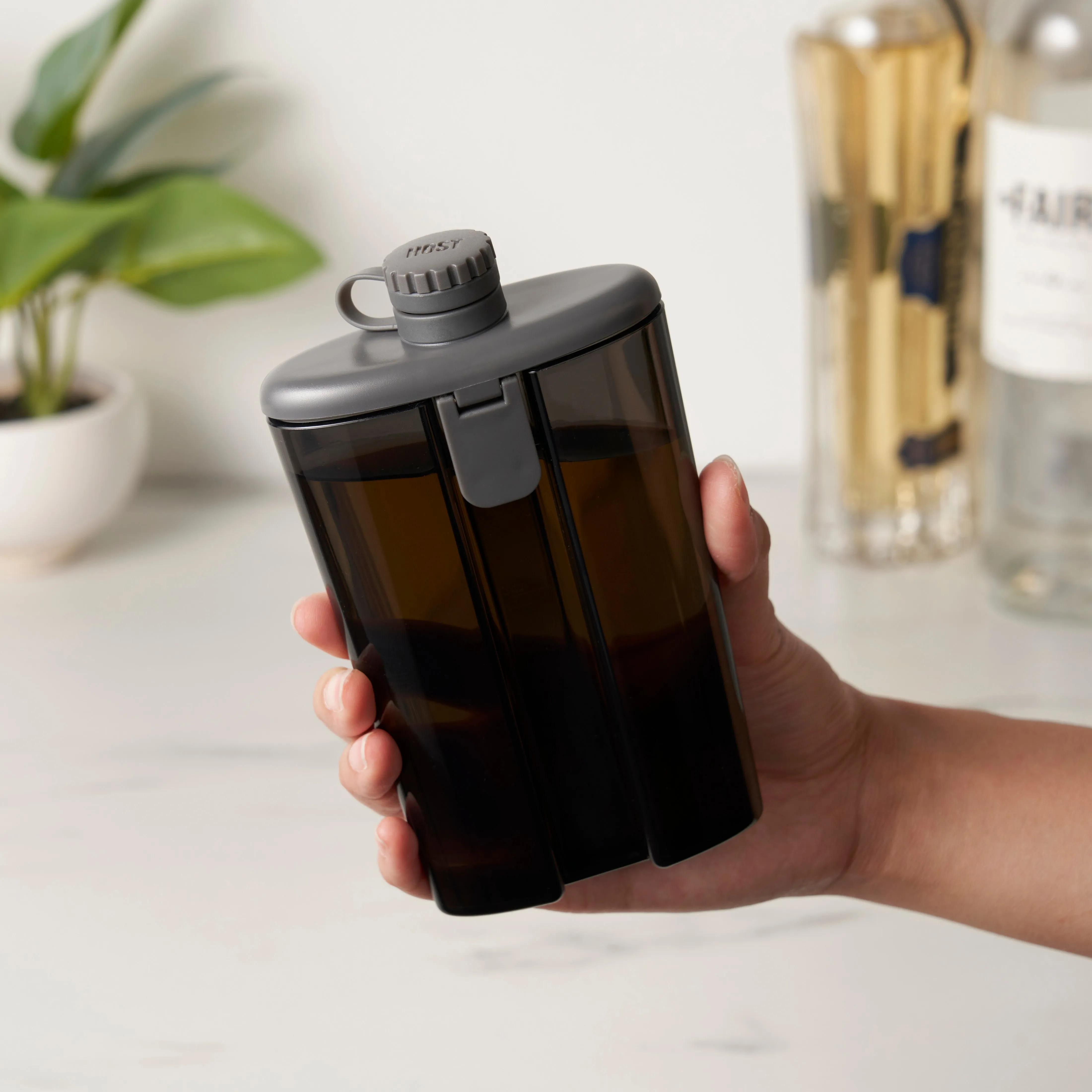 Easy-Fill Flask in Smoke Grey