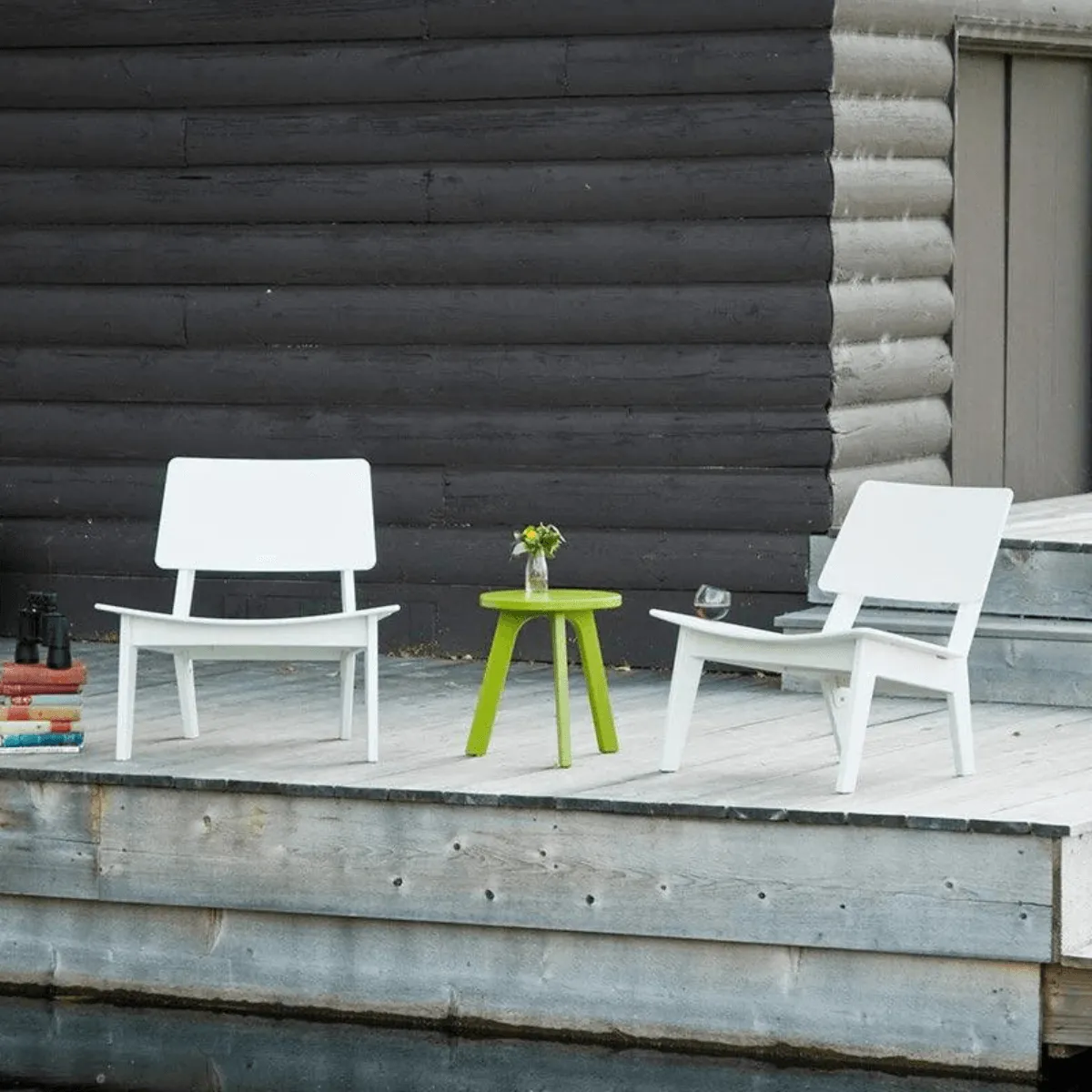 Lago Lounge Chairs with Satellite End Table Bundle