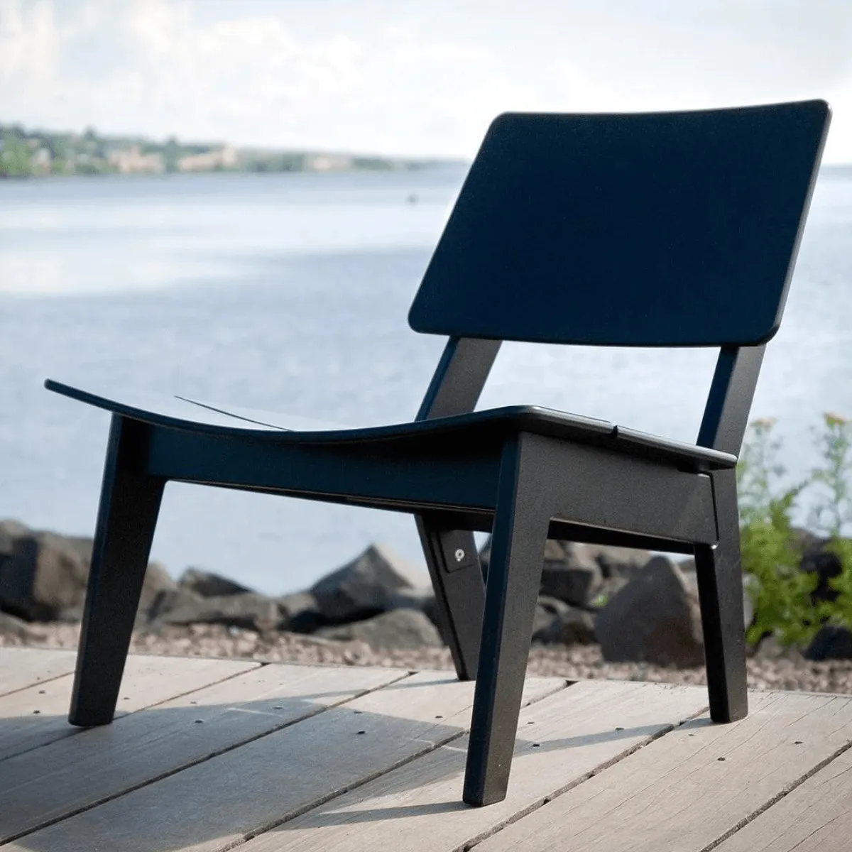 Lago Lounge Chairs with Satellite End Table Bundle