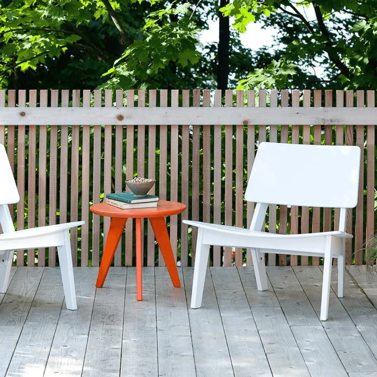 Lago Lounge Chairs with Satellite End Table Bundle