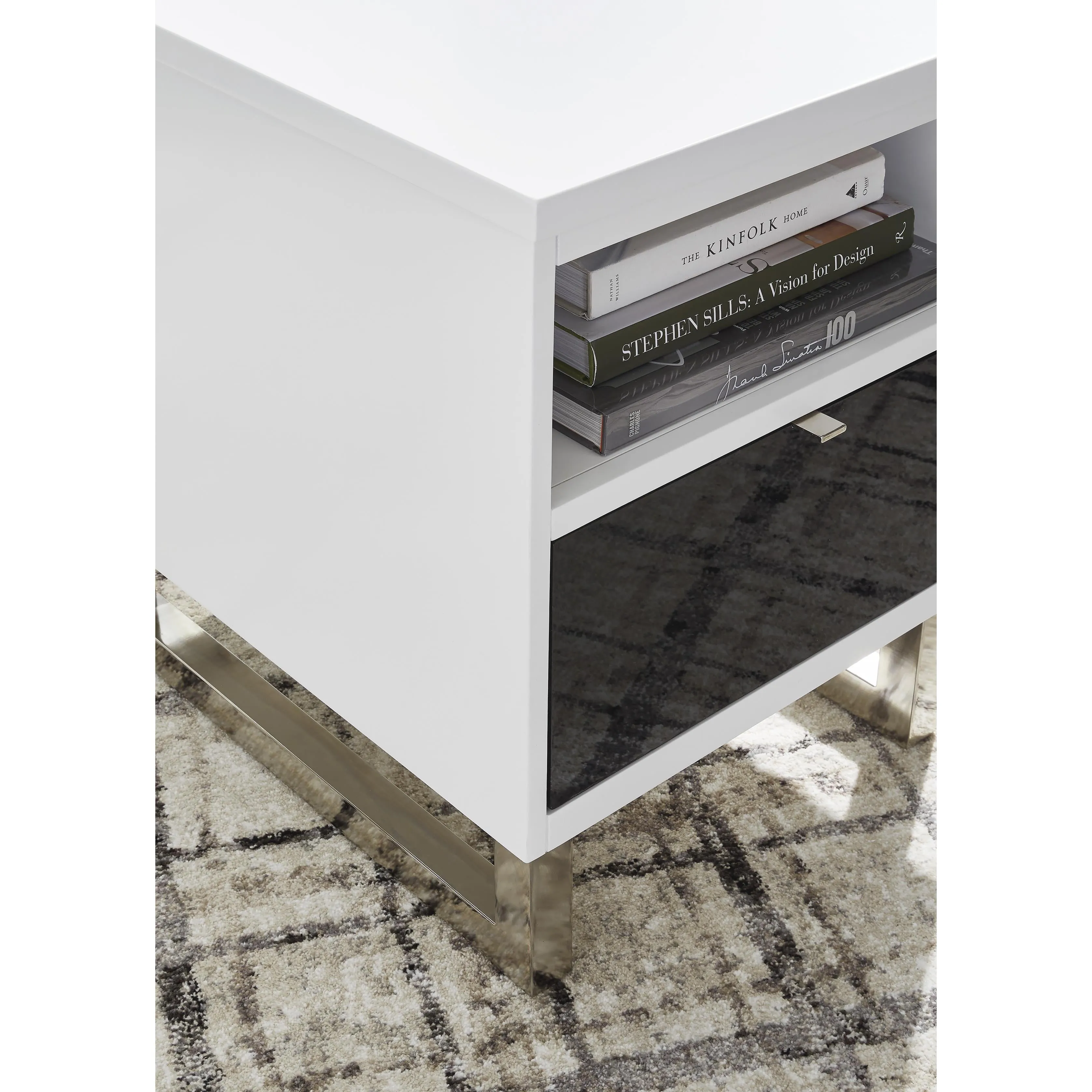 Signature Design by Ashley Gardoni End Table T756-7